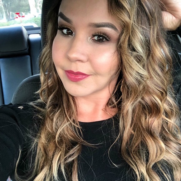 Meet your Posher, Debbie - Picture 1 of 1